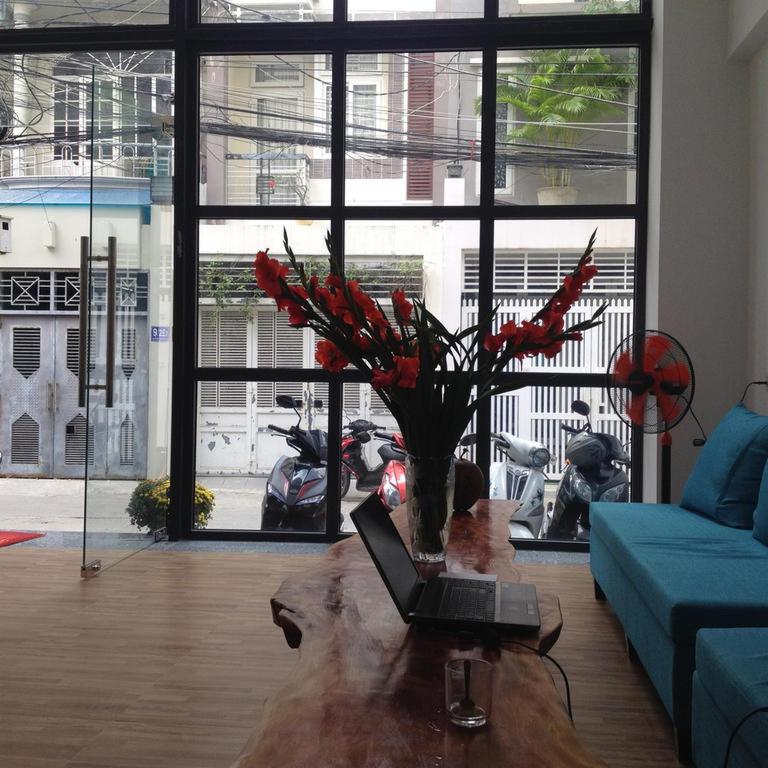 Khu vực ghế ngồi tại Bondi Backpackers Nhatrang