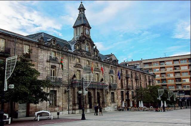 Zdjęcie z galerii obiektu Apartamento familiar Torrelavega w mieście Torrelavega