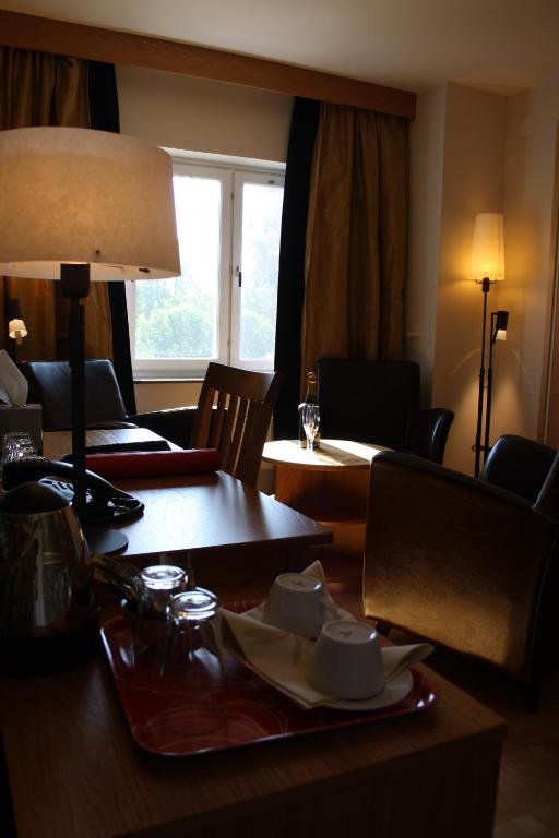 Posezení v ubytování Sankt Olof Hotell & Krog