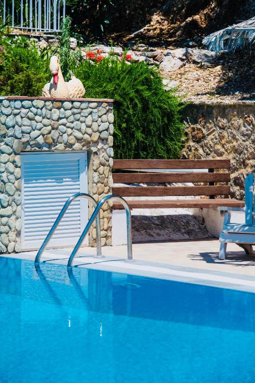 Bazén v ubytování Ponti Beach Hotel nebo v jeho okolí