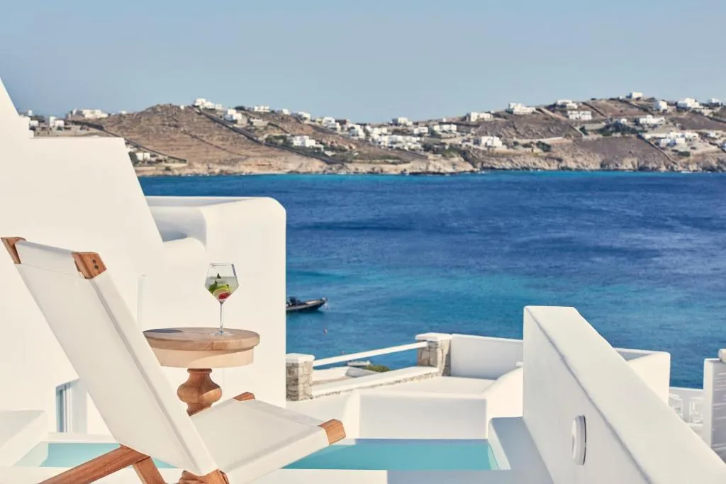 Junior Suite with Open-Air Jetted Tub and Sea View