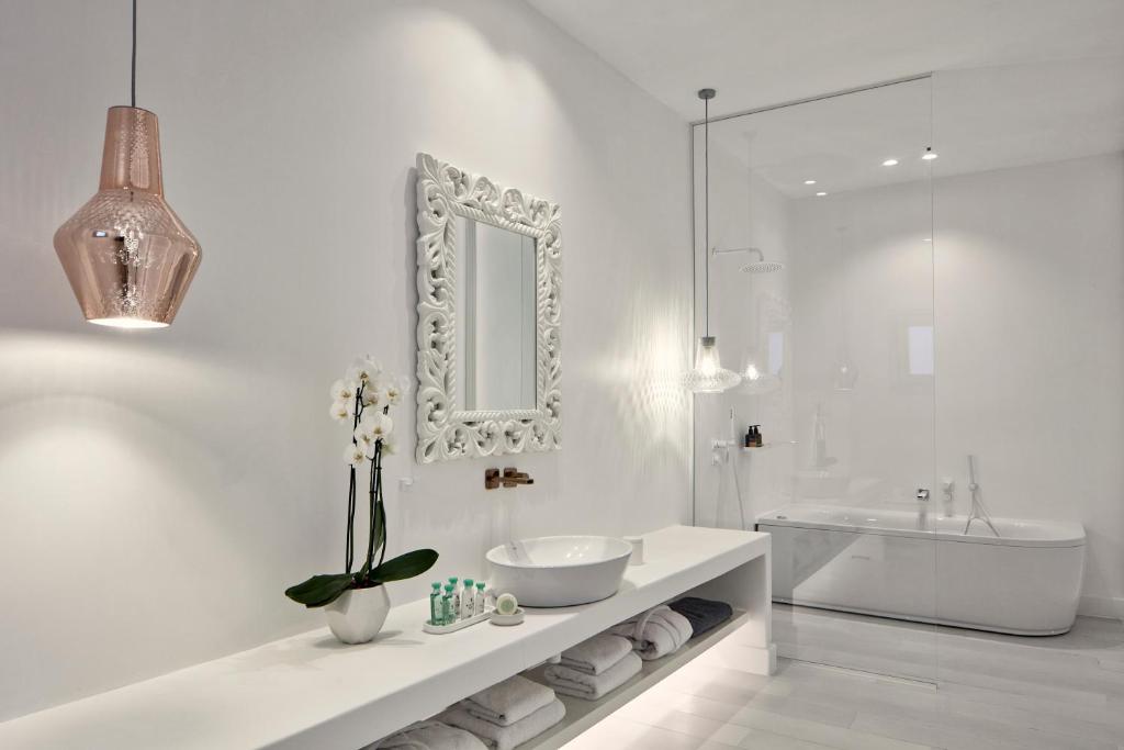 Kúpeľňa v ubytovaní Katikies Mykonos - The Leading Hotels of the World