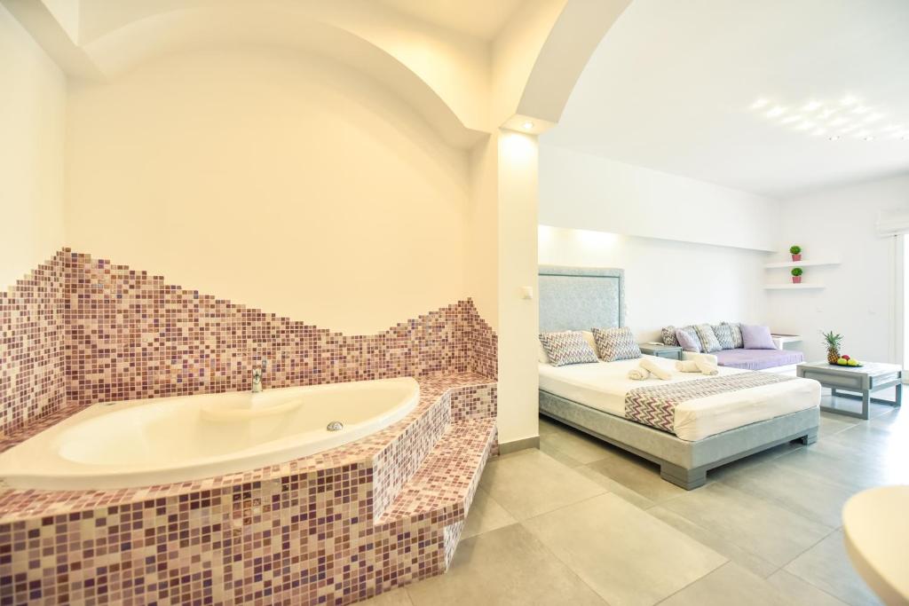 Queen Boutique Suites - 7