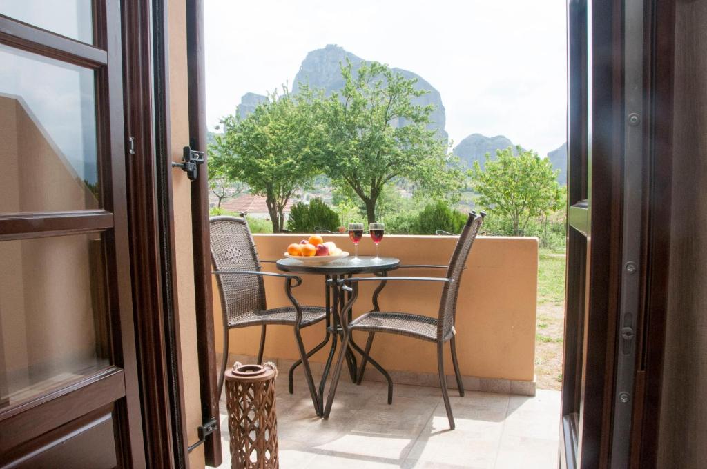 
Triple Room Ground Floor with Garden & Meteora View 
