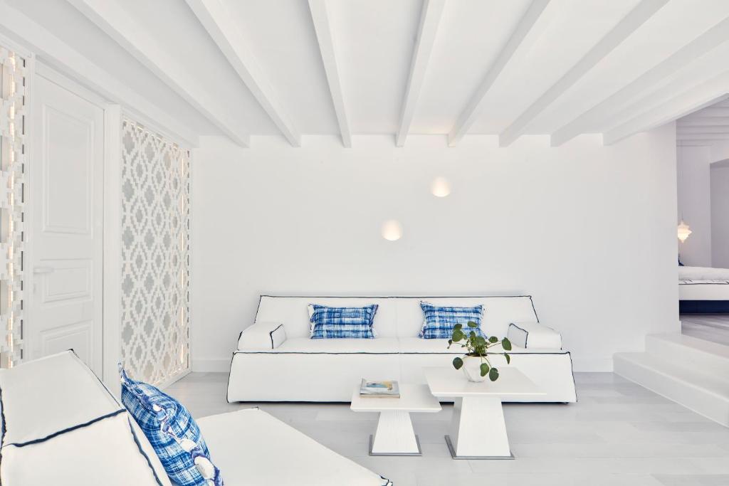 Posteľ alebo postele v izbe v ubytovaní Katikies Mykonos - The Leading Hotels of the World