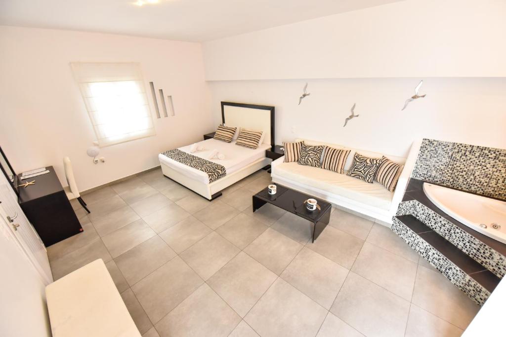 Queen Boutique Suites - 12