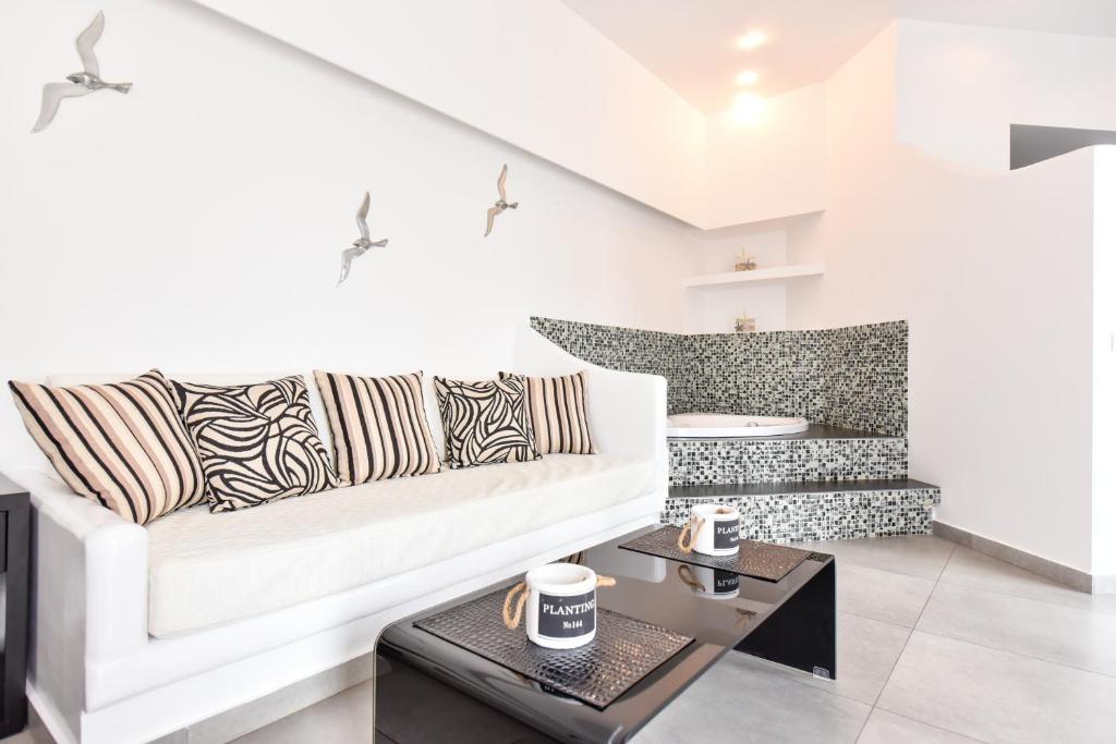 Queen Boutique Suites - 13