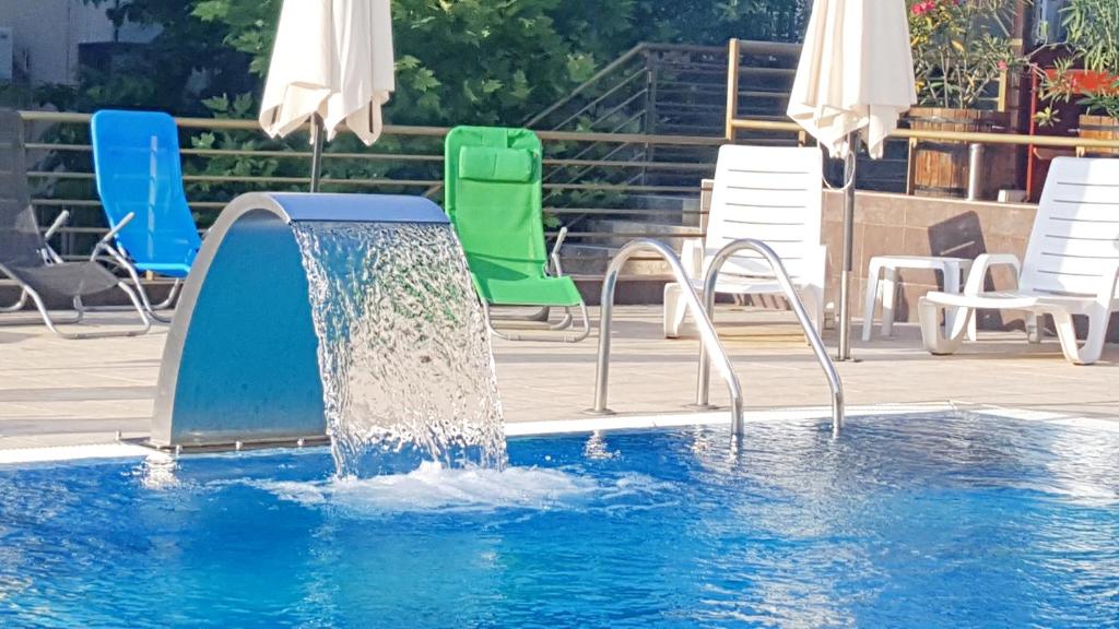 Bazén v ubytování Hotel Onyx nebo v jeho okolí