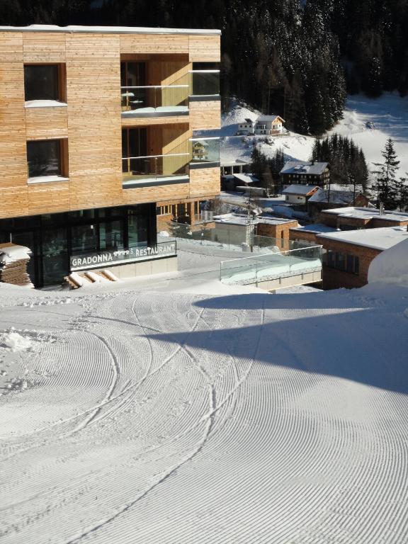 Gradonna Mountain Resort Chalets & Hotel v zimě