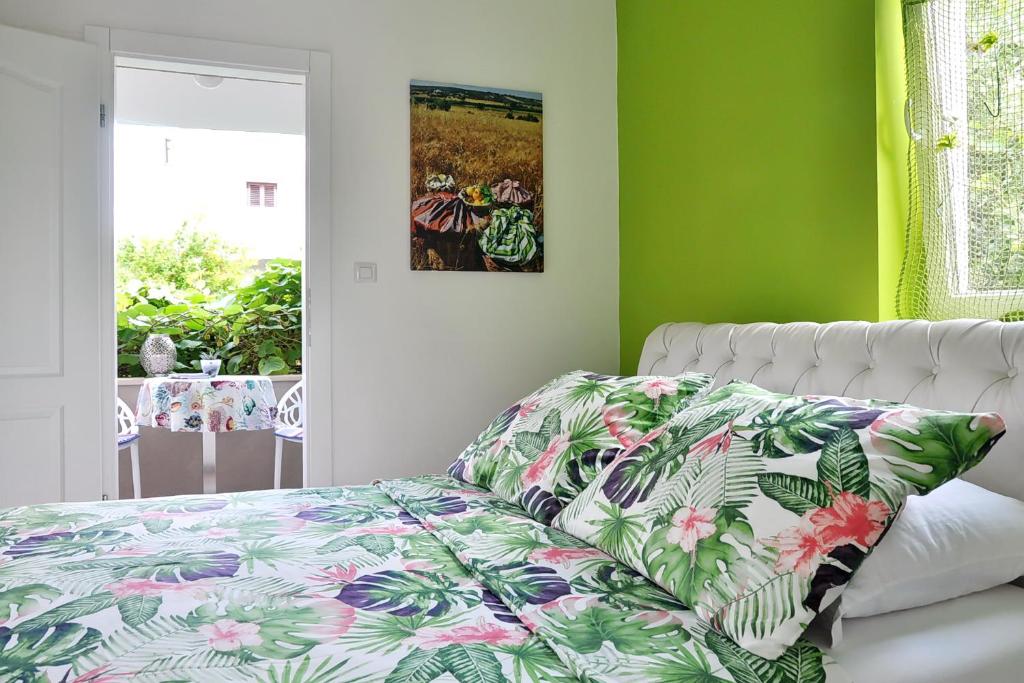 Posteľ alebo postele v izbe v ubytovaní Luxury New !!! Apartment One and Only with terrace & free bikes