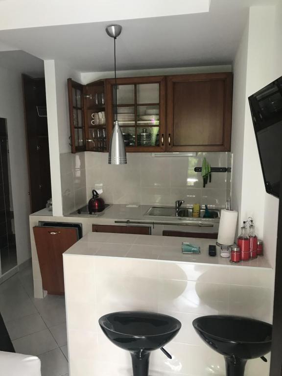 Kuchyň nebo kuchyňský kout v ubytování Sara Apartments Baska Voda