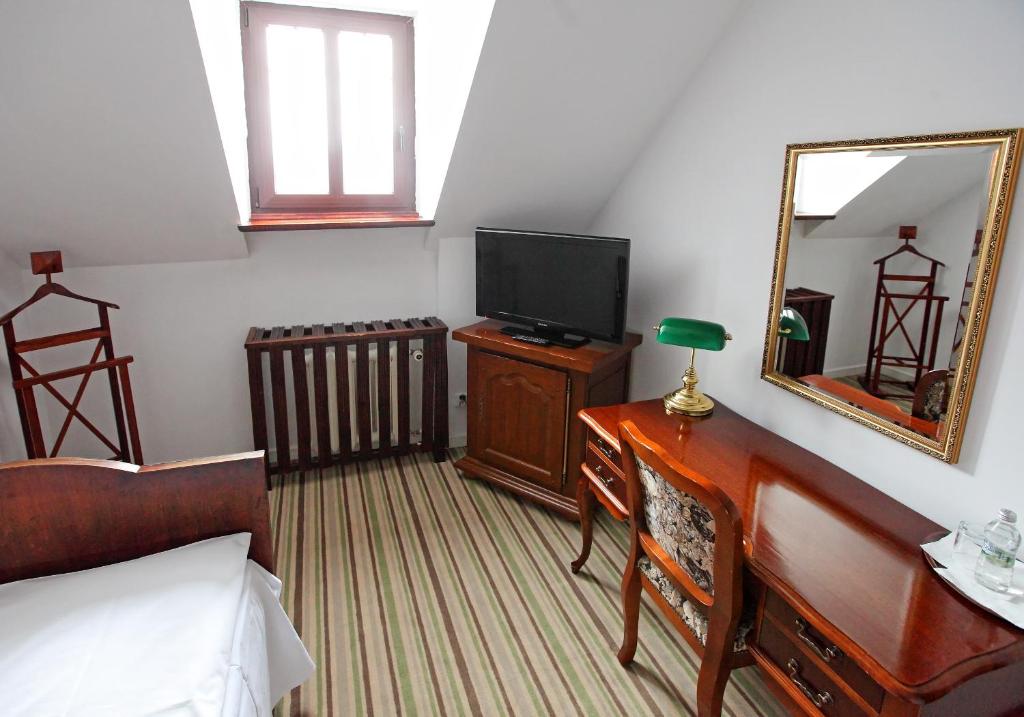 Hotel Palac w Myslecinku - Resim 28