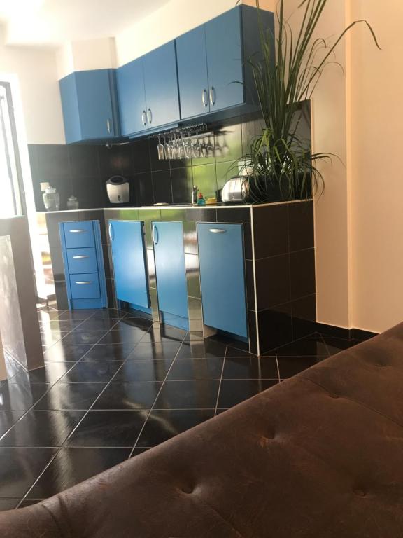 Kuchyň nebo kuchyňský kout v ubytování Sara Apartments Baska Voda