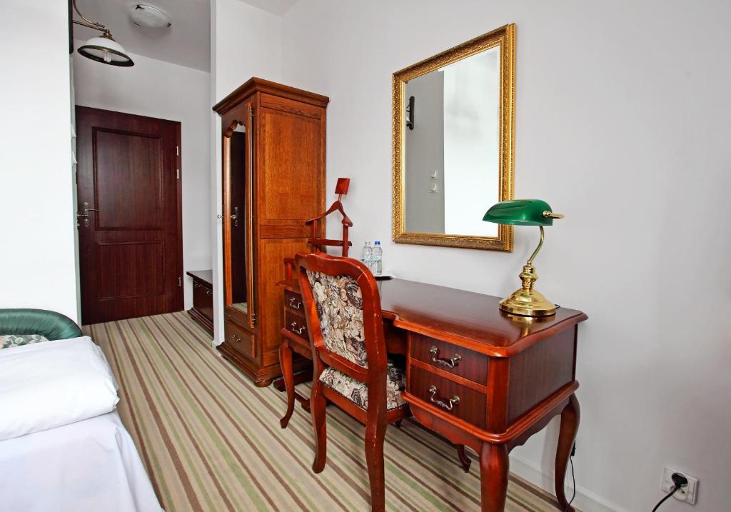 Hotel Palac w Myslecinku - Resim 13