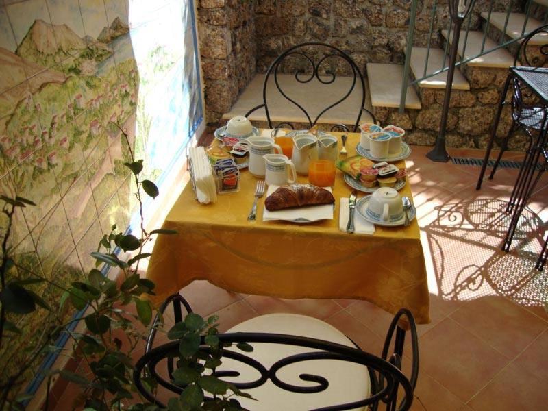 Jídlo v bed and breakfast nebo okolí