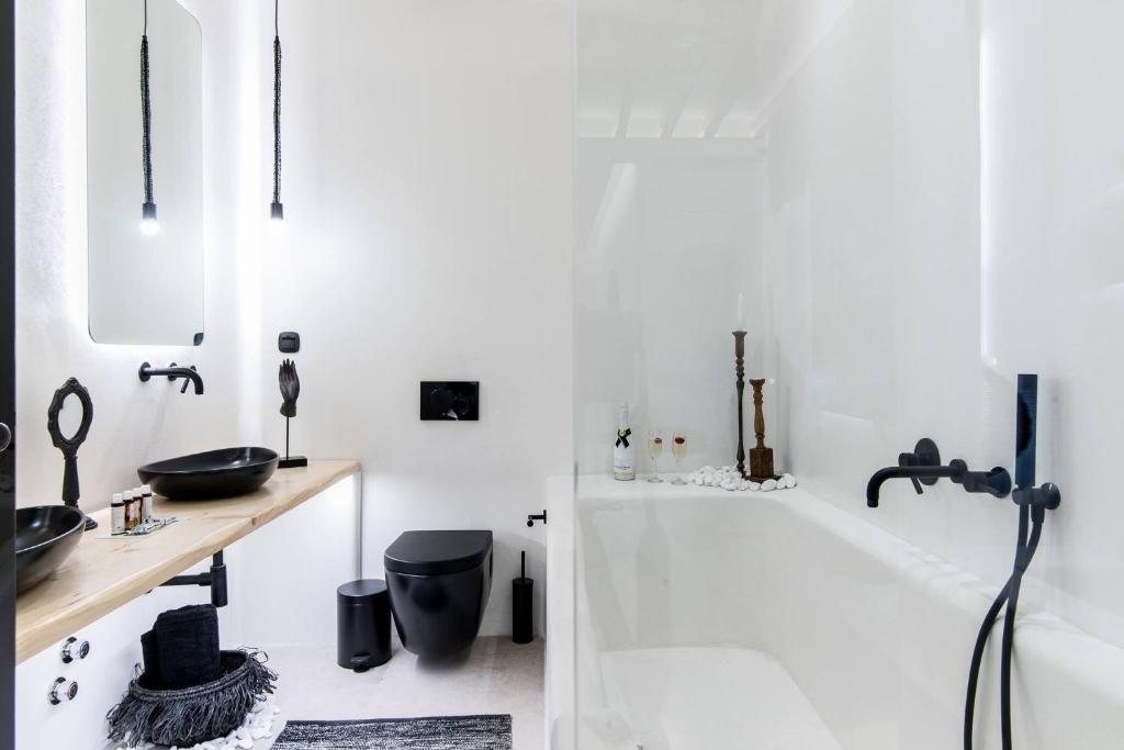 Portara Seaside Luxury Suites - 19