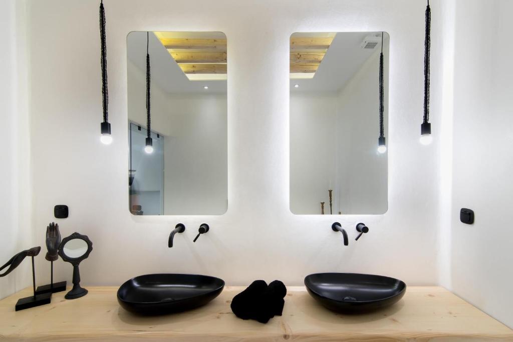 Portara Seaside Luxury Suites - 13