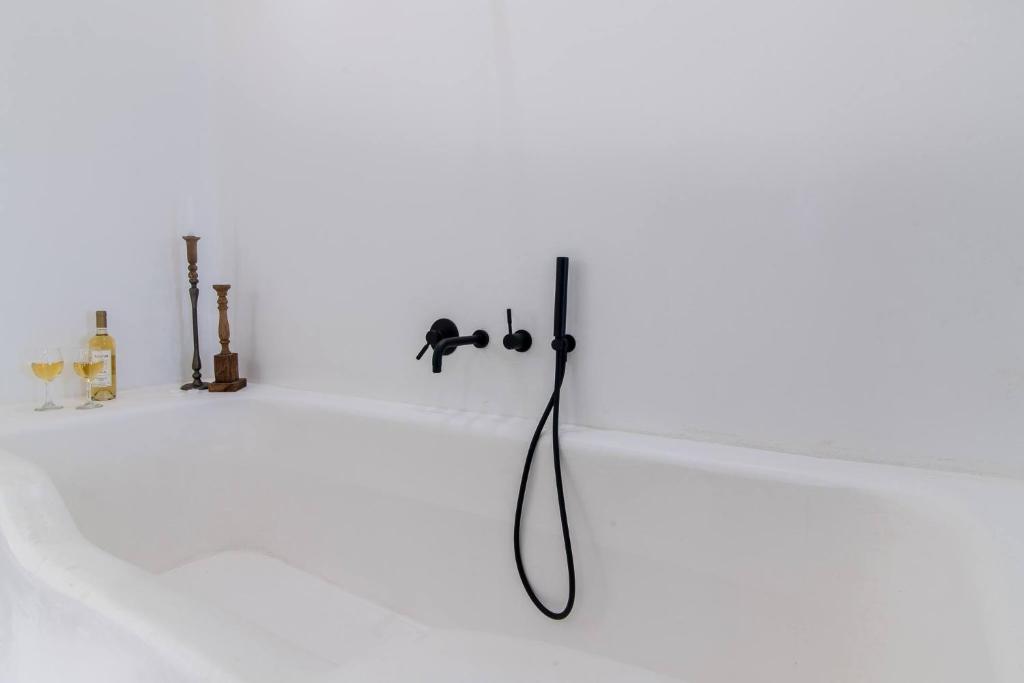 Portara Seaside Luxury Suites - 12