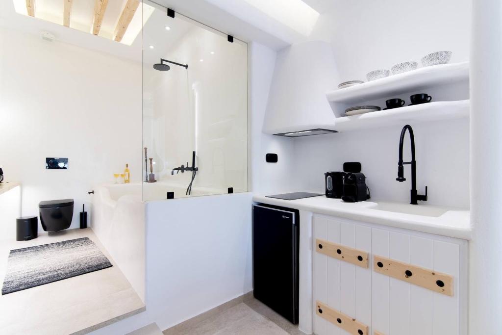 Portara Seaside Luxury Suites - 8