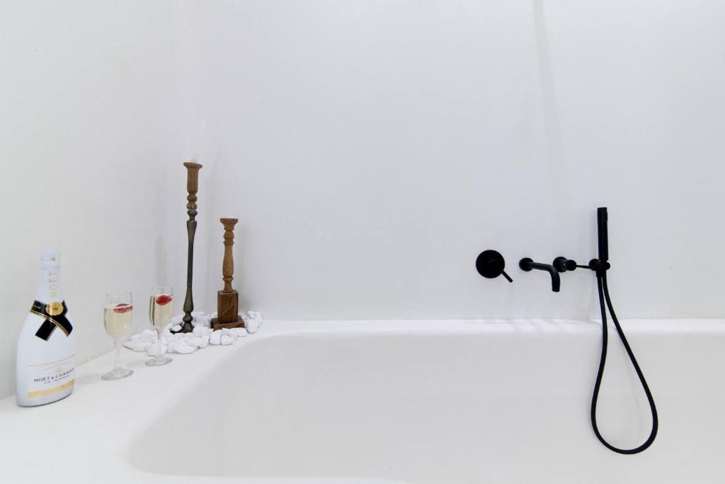 Portara Seaside Luxury Suites - 5