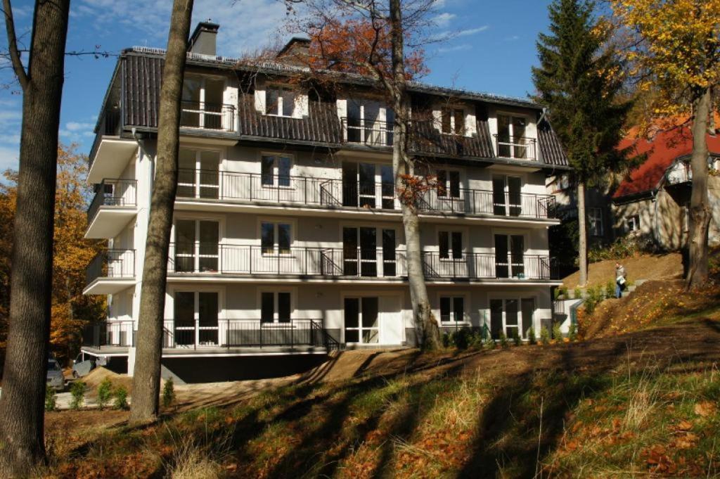 Budova, v ktorej sa apartmán nachádza
