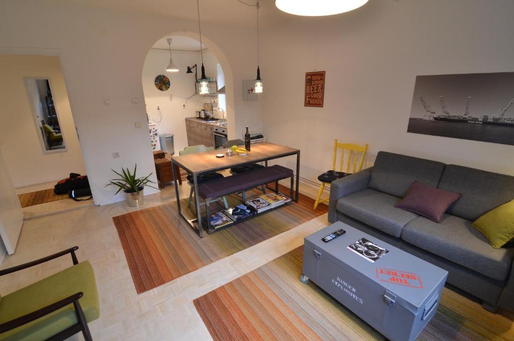 Embassy of Industry + free parking - Departamento
