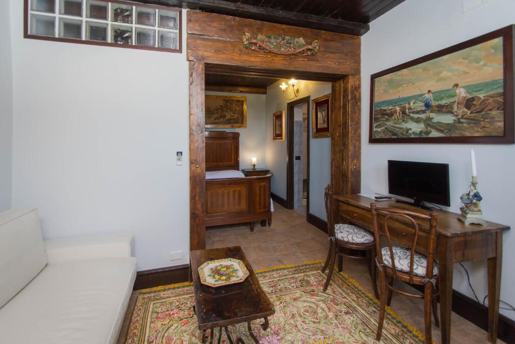A television and/or entertainment centre at Agriturismo Papyrus