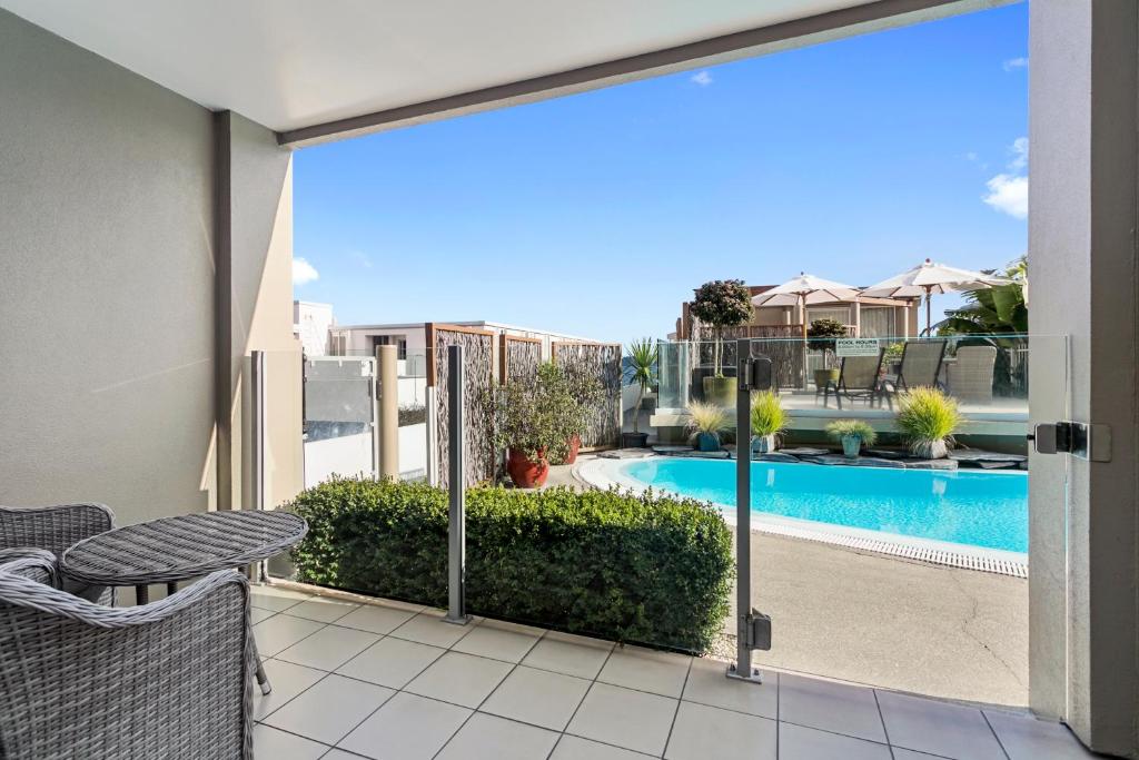 
One-Bedroom Apartment with Pool View
