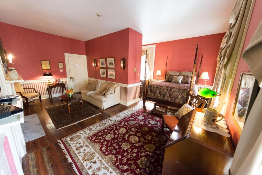 Thomas Bond House - Deluxe Queen Suite