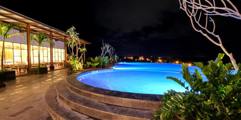 Bassein majutusasutuses ILLIRA Hotel Banyuwangi või selle lähedal