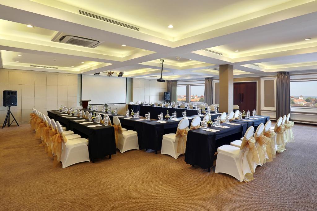 Konferenční prostory v ubytování Harper Kuta Hotel by ASTON