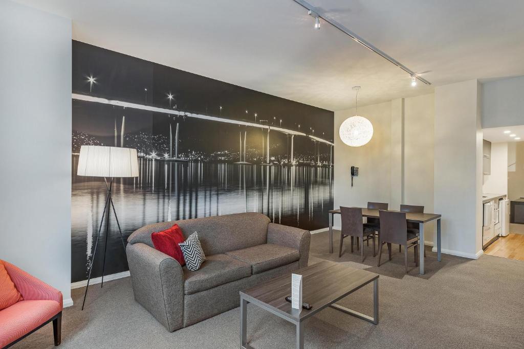 Mantra One Sandy Bay Road - Resim 12