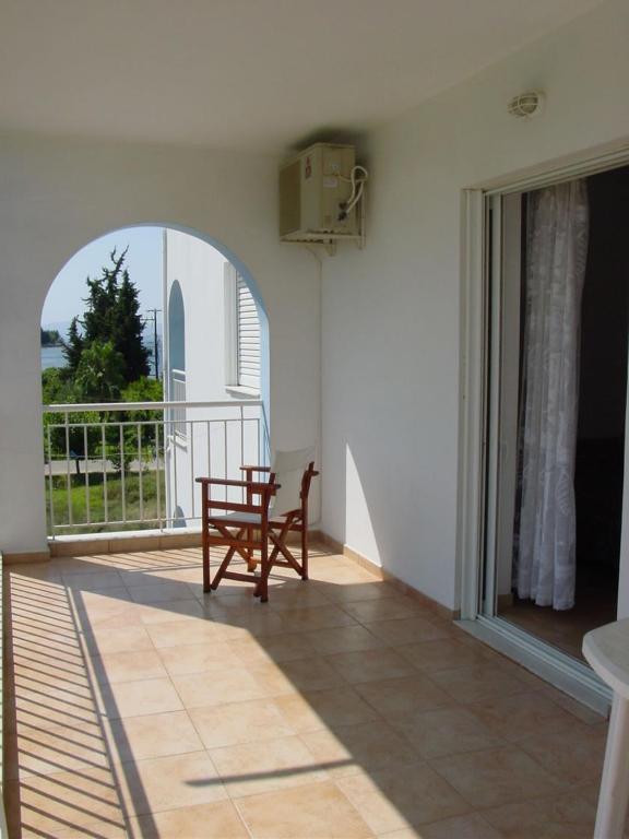A balcony or terrace at Glaros Studios