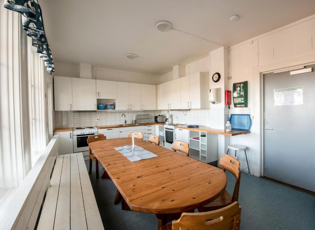 Kuchyň nebo kuchyňský kout v ubytování Hostel Utö