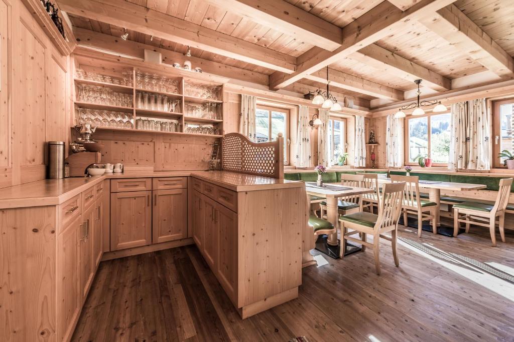 Kuchyň nebo kuchyňský kout v ubytování Ferienhof Oberreit