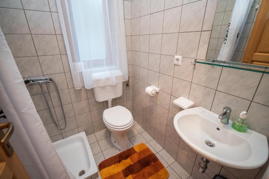 Koupelna v ubytování Guest House Frata