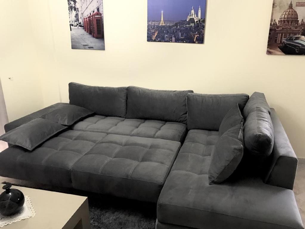 EKA Luxury One-Bedroom Apartment - Image 11
