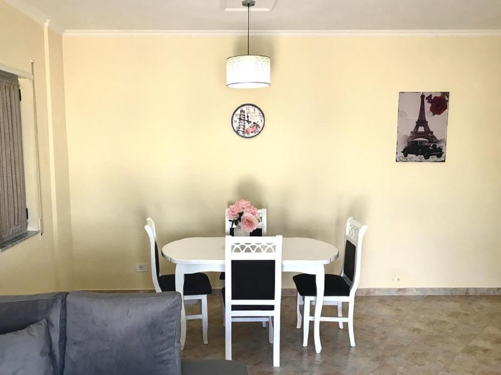 EKA Luxury One-Bedroom Apartment - Image 12