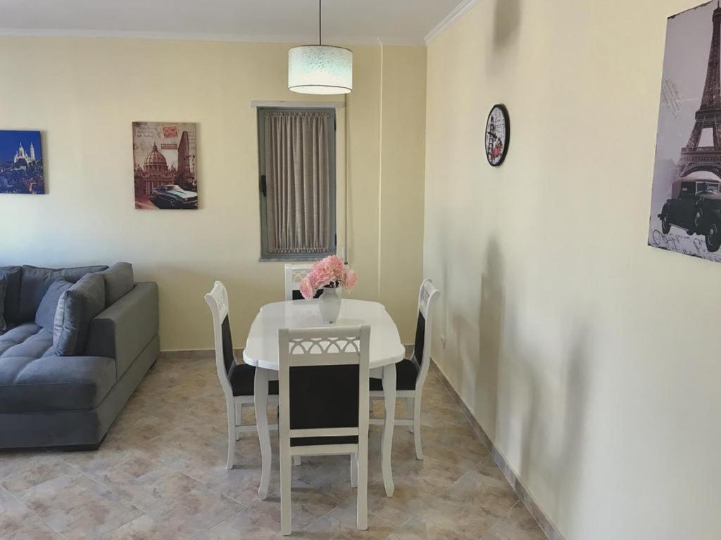 EKA Luxury One-Bedroom Apartment - Image 4