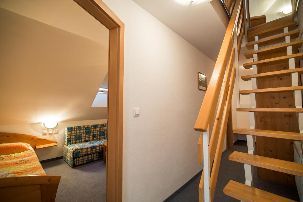 Postel nebo postele na pokoji v ubytování Bed & Breakfast Hisa Resje