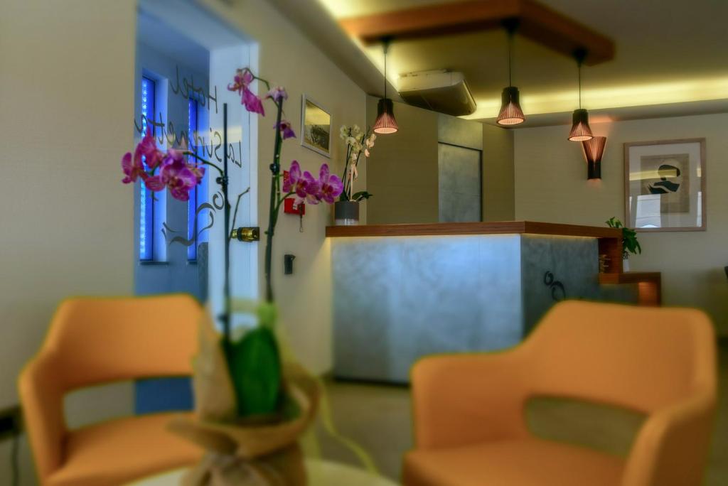 Posezení v ubytování Hotel Sirenetta