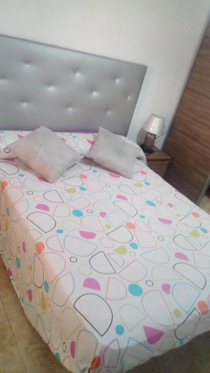 Postel nebo postele na pokoji v ubytování Habitaciones privadas Alicante centro