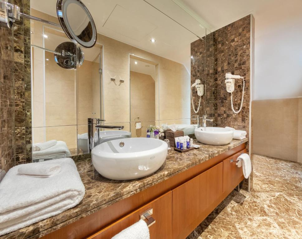 Koupelna v ubytování Crowne Plaza - Borjomi by IHG