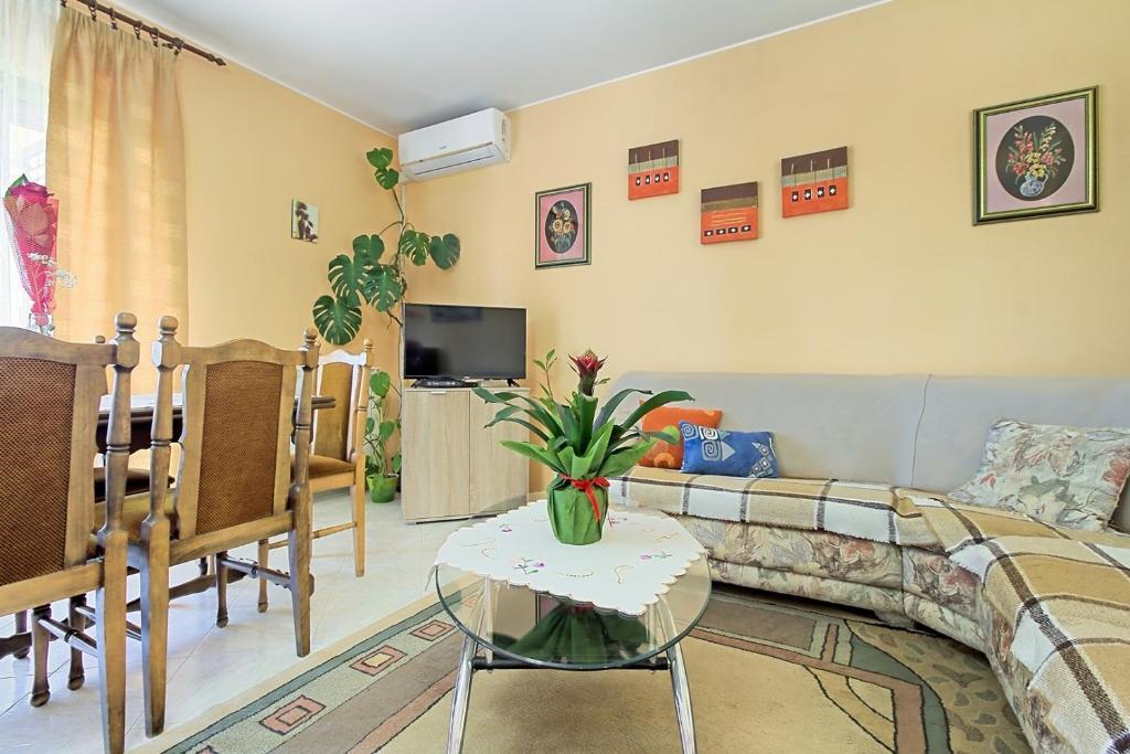 TV a/nebo společenská místnost v ubytování EVA house with apartment