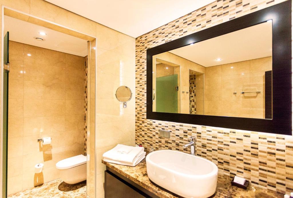 Koupelna v ubytování Crowne Plaza - Borjomi by IHG