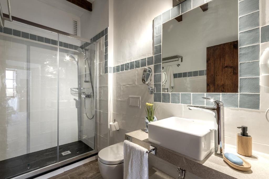 Kúpeľňa v ubytovaní Townhouse Can Butxaca By homevillas360
