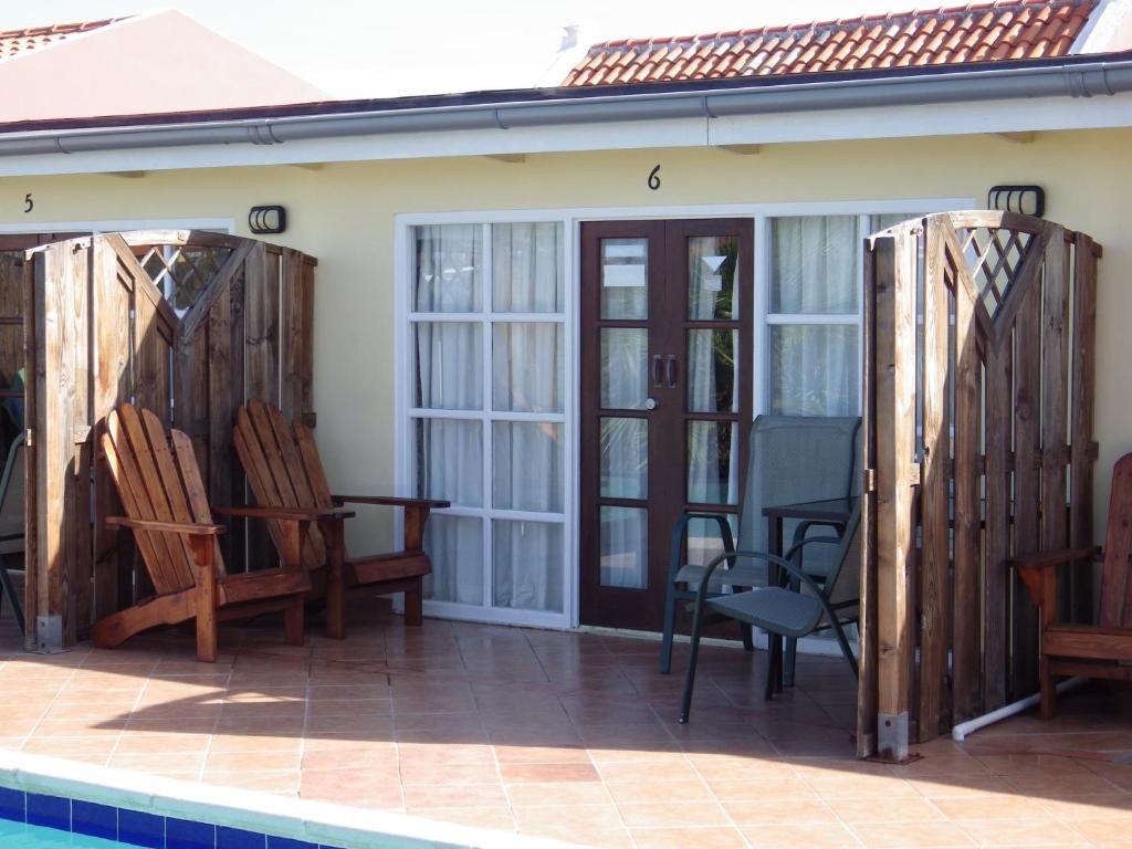 A piscina localizada em Aruba Cunucu Residence ou nos arredores