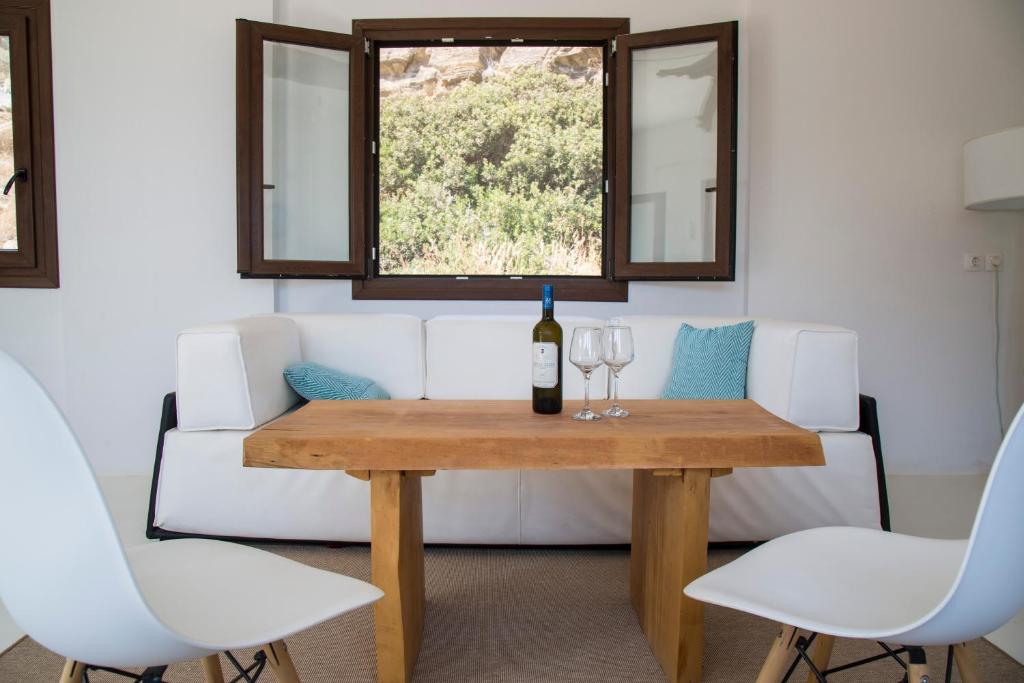 Posezení v ubytování Spathi Beach Suites Kea