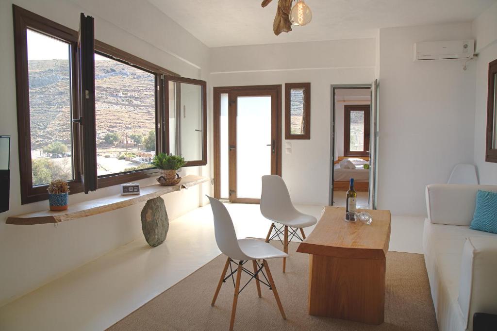 Posezení v ubytování Spathi Beach Suites Kea
