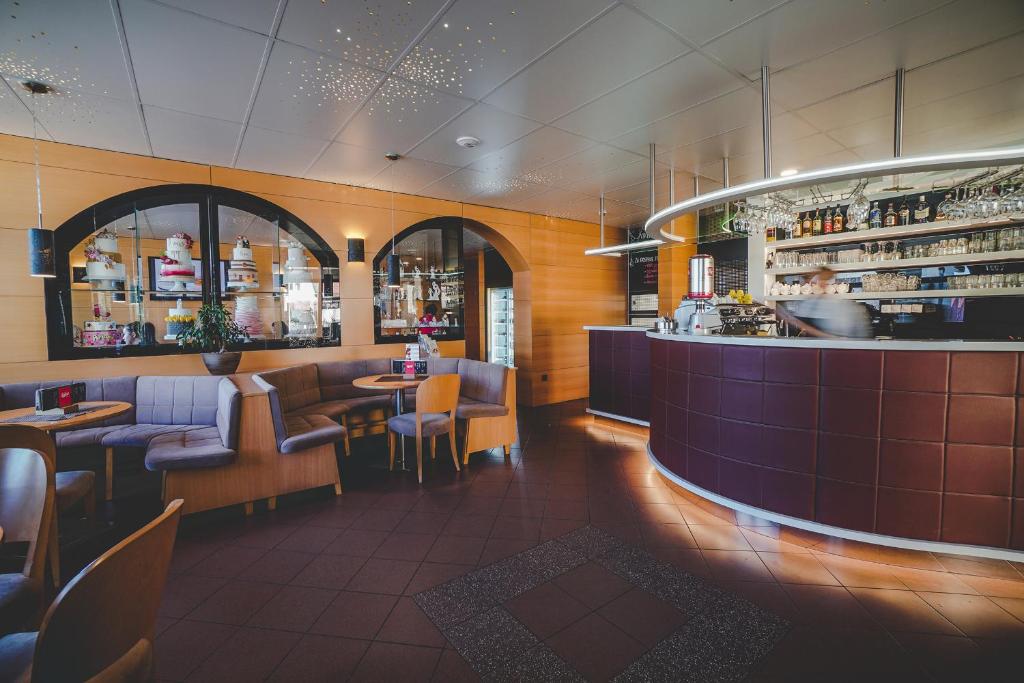 Lounge nebo bar v ubytování Guest House Pohorska Kavarna